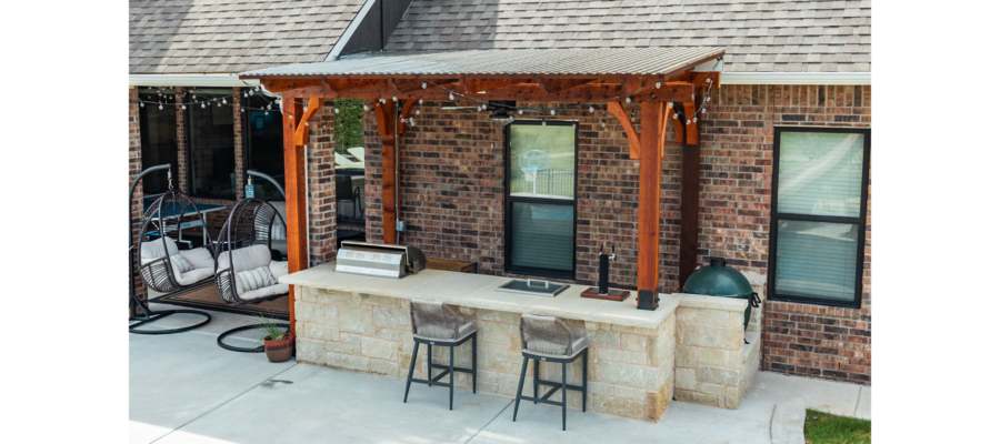 DYNAGLAS® Condensation Control Corrugated Polycarbonate installed on pergola over outdoor kitchen
